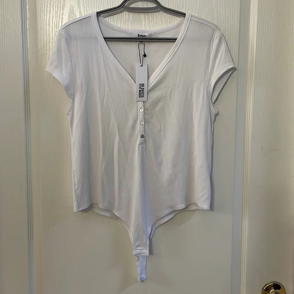 BB DAKOTA short sleeve body suit size 1X NWT